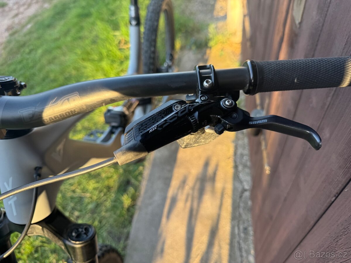 Celoodpruzene horske karbonove kolo velikost XXL - 16