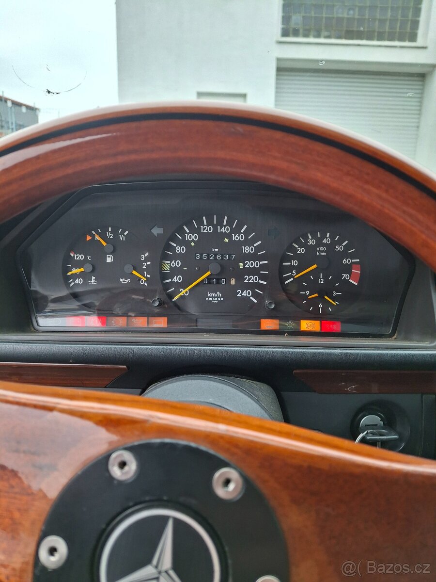 Mercedes w124 coupe - 16