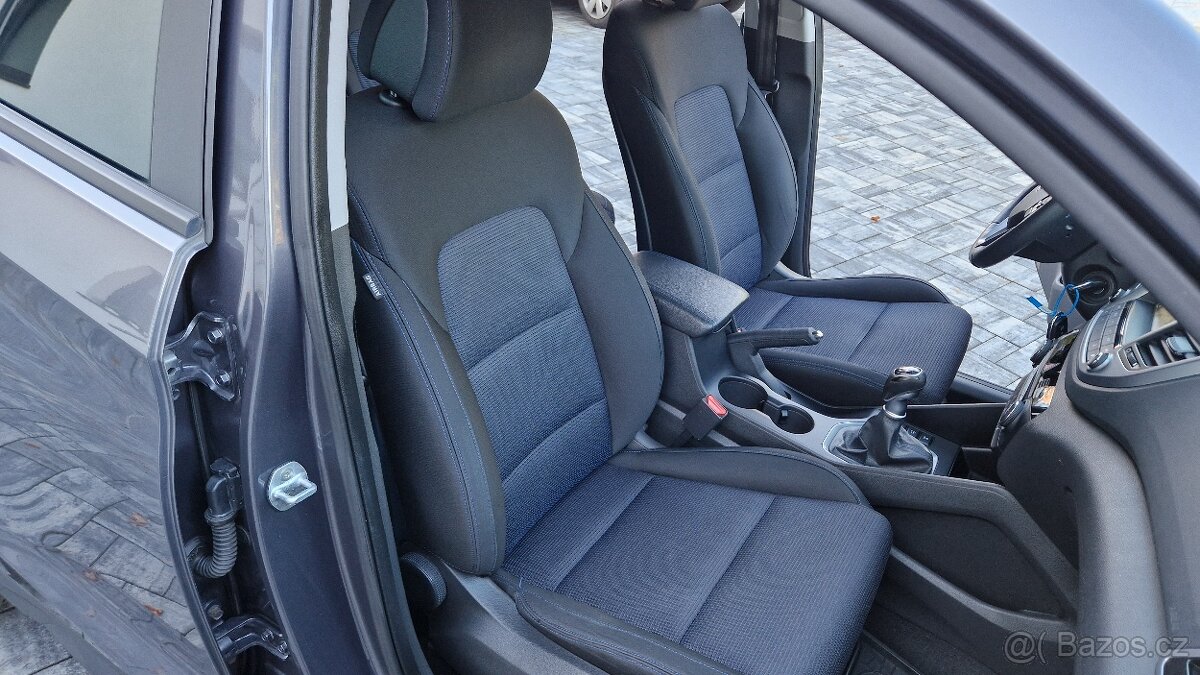 HYUNDAI TUSCON 4x4 2.0 CRDI 100KW.NAVI.KAMERA.TAŽNÉ 8x ALU. - 16