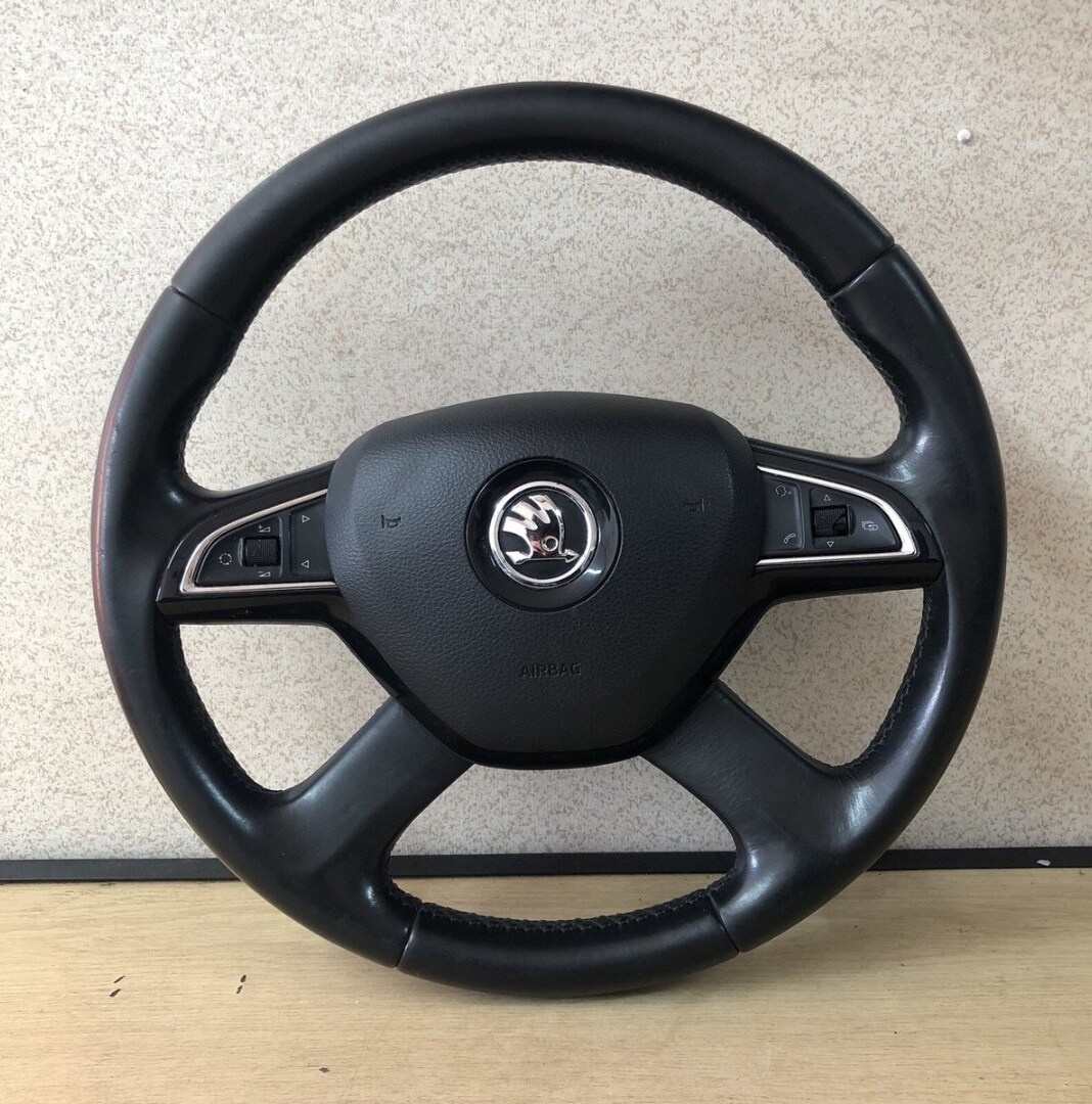 TLACIDLA NA MULTIFUNKCNY VOLANT OCTAVIA SUPERB KODIAQ - 16