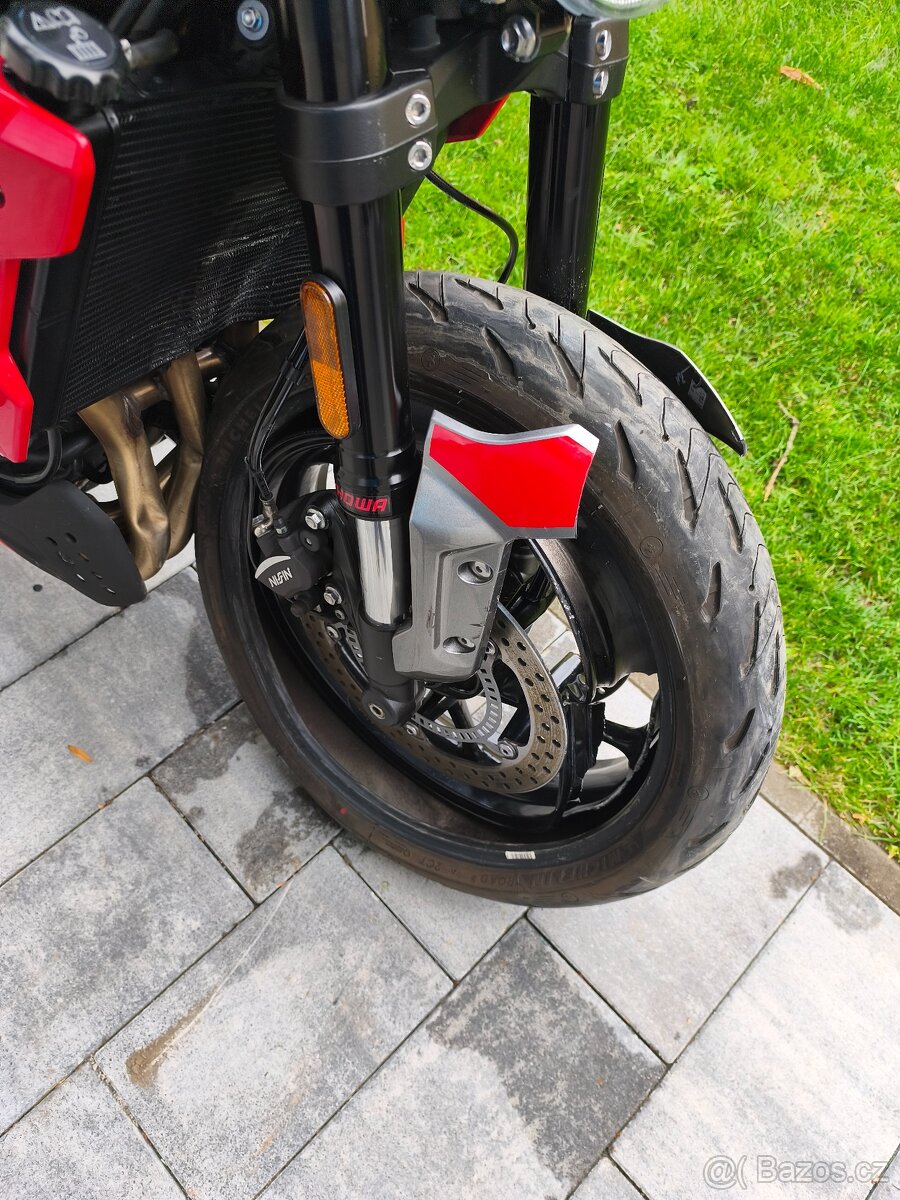 Triumph trident - 16