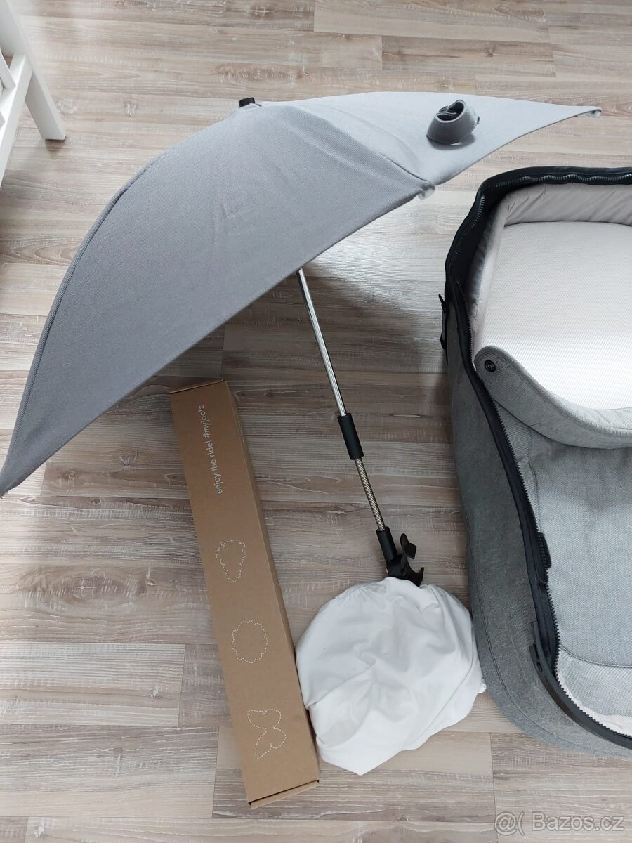 Prodám kočárek vojkombinaci Joolz day 3 Studio graphite grey - 16