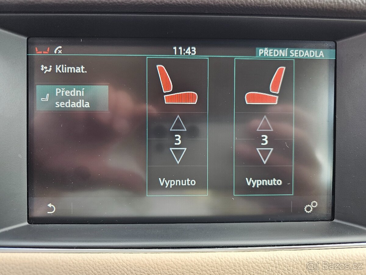 JAGUAR XF 2019 2.0 25D 177kW,SENZORY,VÝHŘEVY,KŮŽE,NAVI - 16