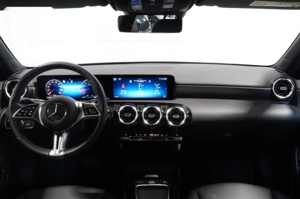 Mercedes-Benz Třídy A, A180,ACC,ČR,DPH,1.MAJ - 16