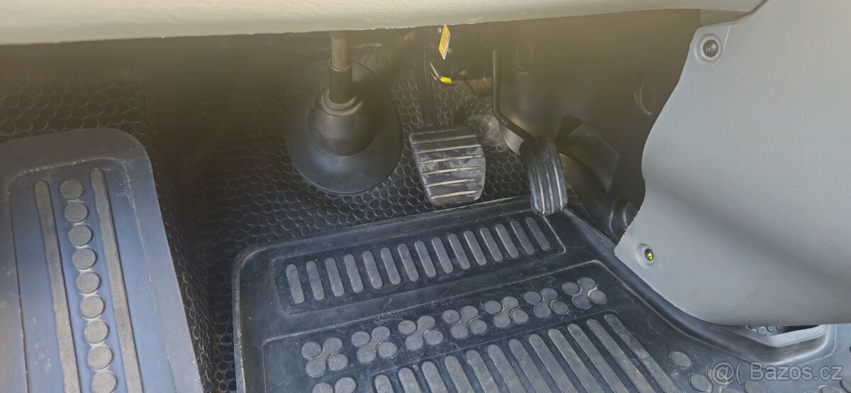 Renault Trafic 2.dci automat 5mist - 16