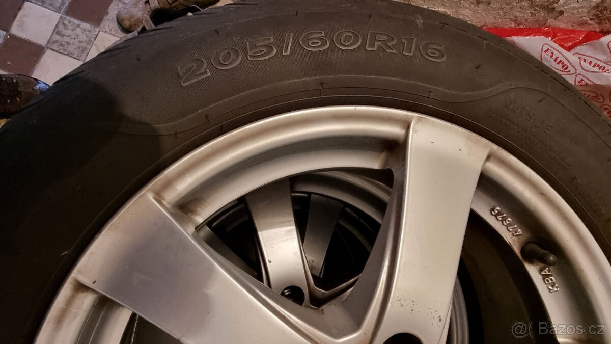 Prodám SUBARU Forester benzín 2.0 116 kW - 16