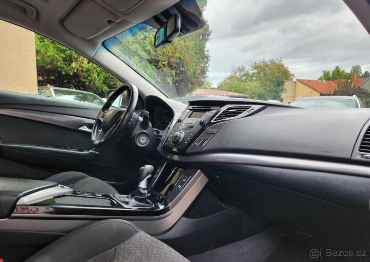 Hyundai i40 1.7-NOVÁ SPOJKA-AUT.KLIMA - 16