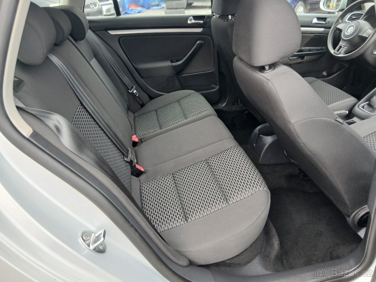 Volkswagen Golf, 1.6 TDI, bílá perleť - 16
