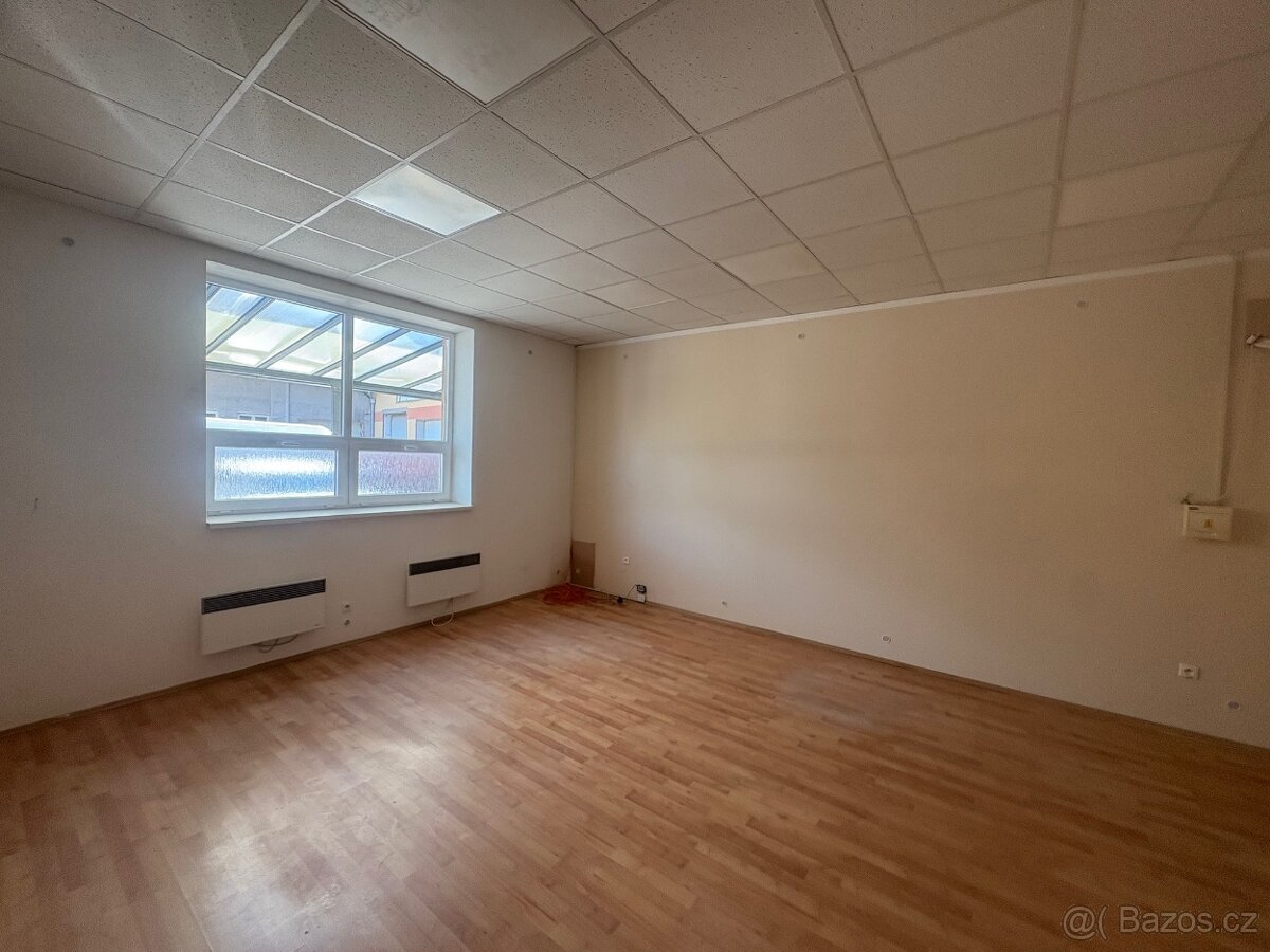 Pronájem skladovacích a kancelářských prostor - 16