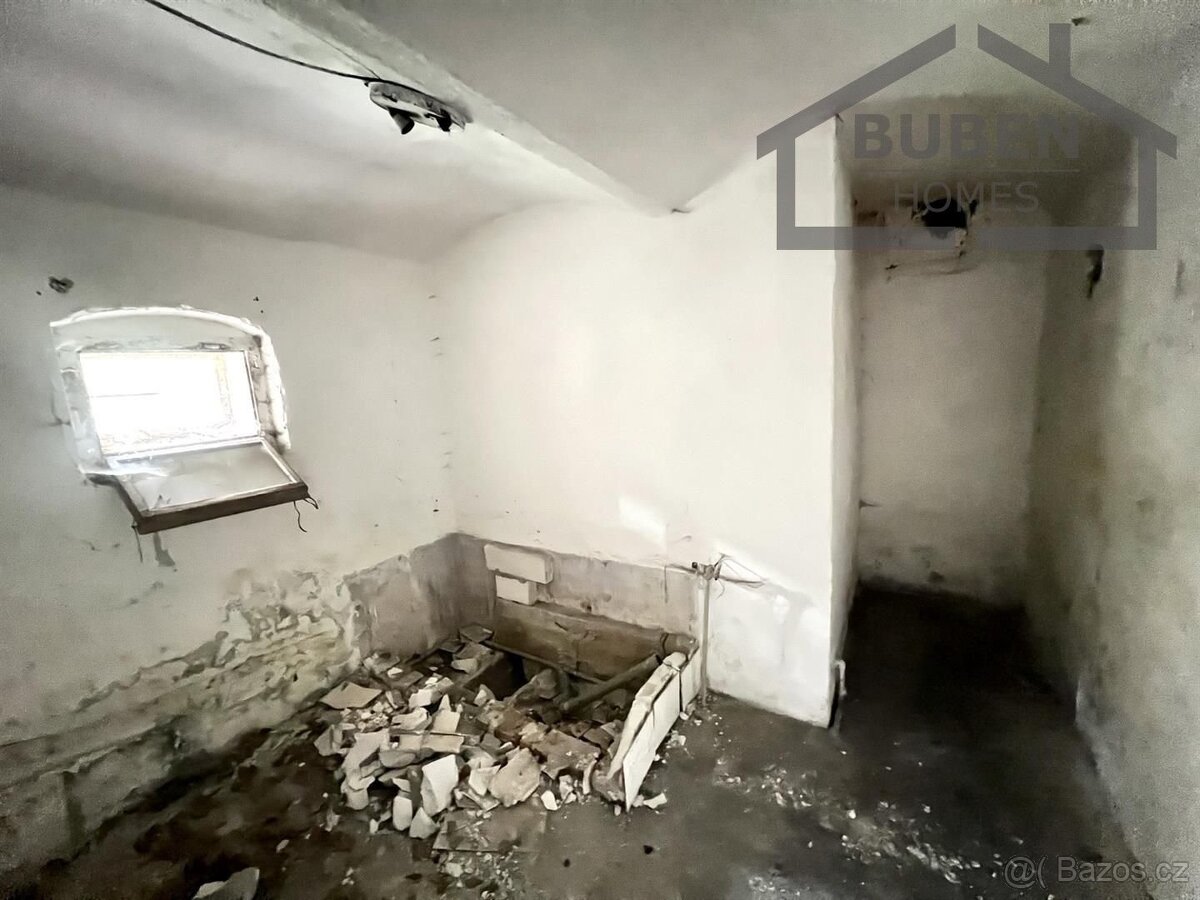 RD k rekonstrukci (190 m2) se zahradou 438 m2 - Lesná u Tac - 16