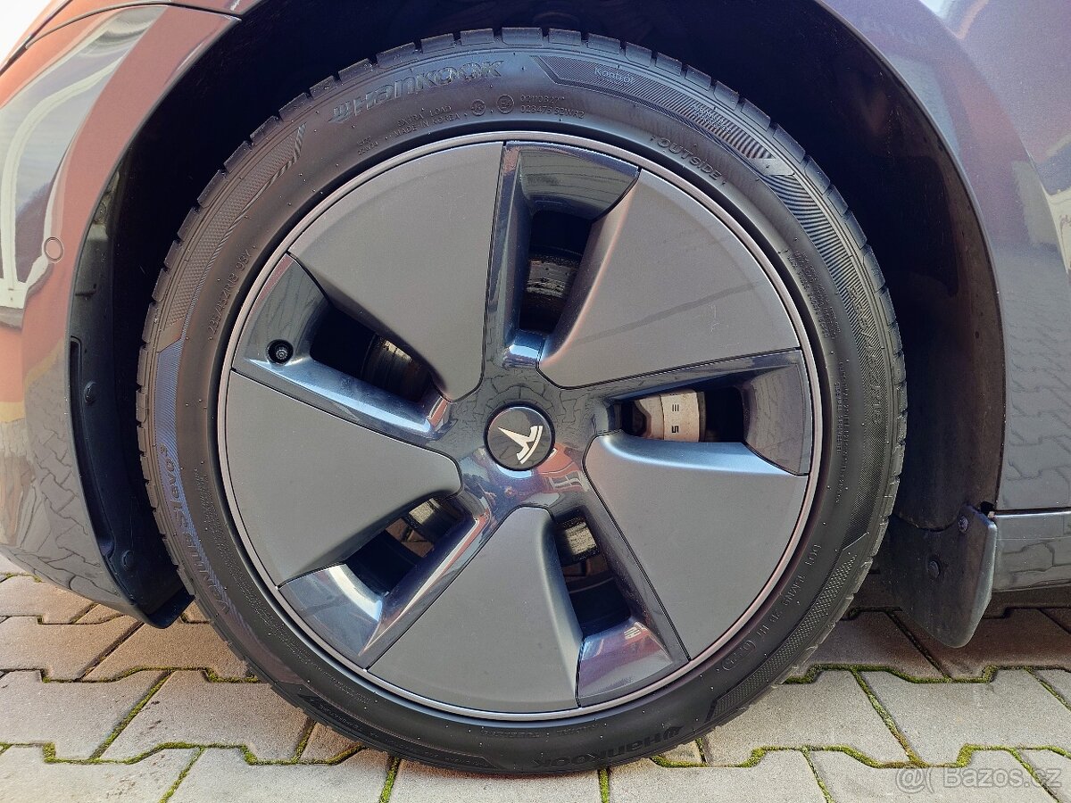 Tesla Model 3 2021 Standard Range Plus 239 kW - 16