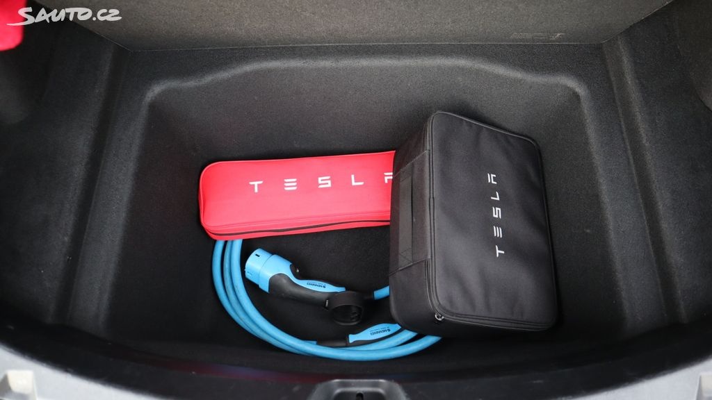 Tesla Model 3, model 2021 Long Range AWD – 82 kWh - 16