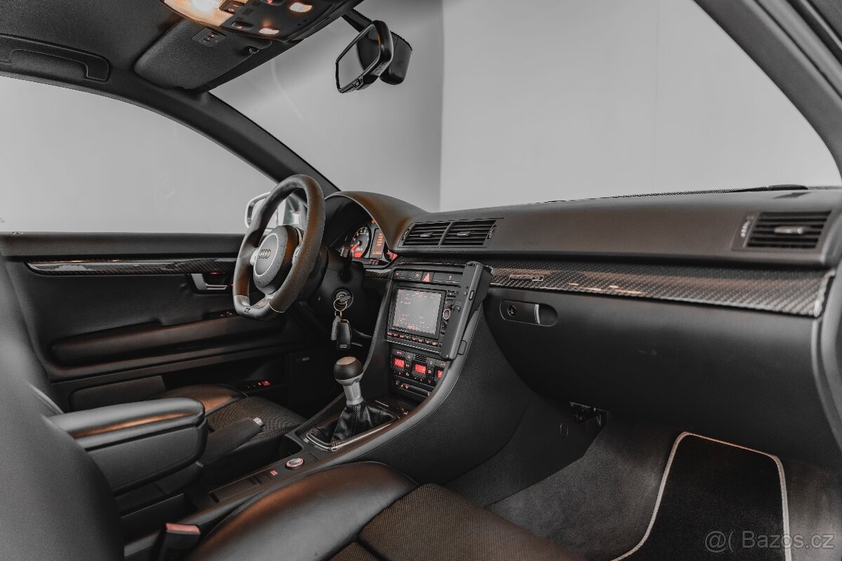 AUDI RS4-Avant-4.2 V8-Quattro-R19 - 16
