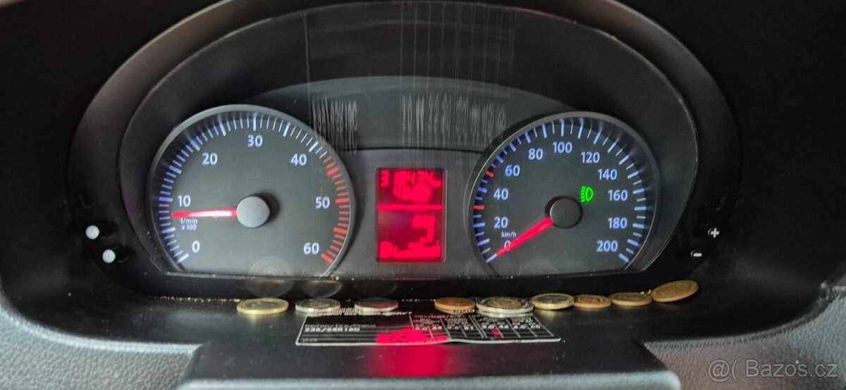 Crafter 2.5 TDi 100KW L2H2 9 míst klima 310 000km - 16