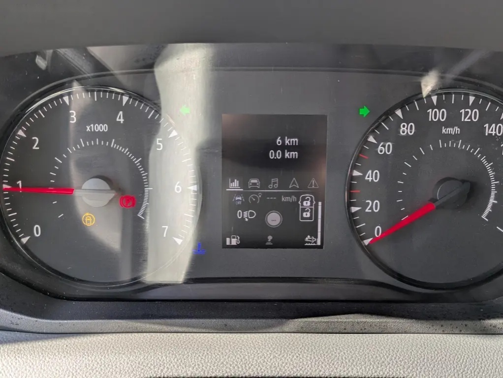 Renault Master, skříň 8EP d.4,2 š.2,15 v.2,2 - 16