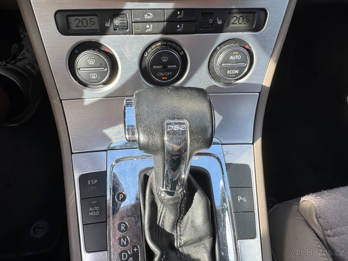Volkswagen Passat Automat DSG-Parrot-Nová STK - 16