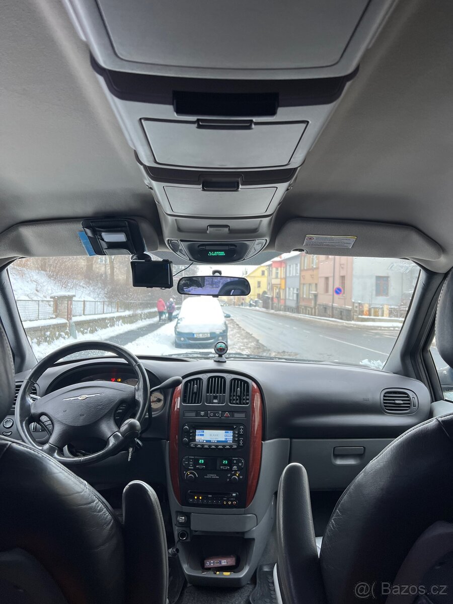 Chrysler Voyager - 16