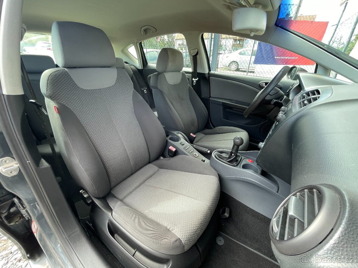 Seat Leon 1.6 MPi Serviska, Klima, 8xPneu - 16