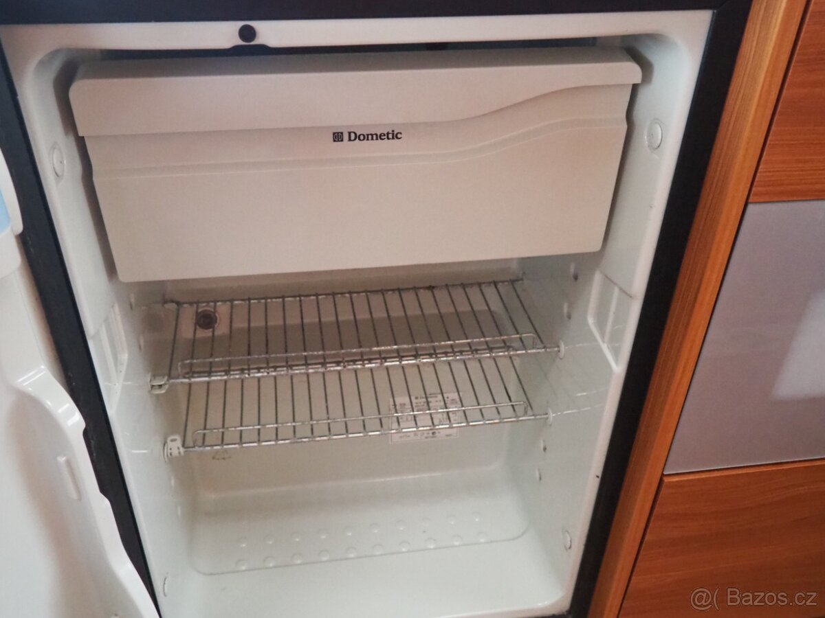 2011 Dethleffs Nomad EL3 spaní pro 4 osoby - 16