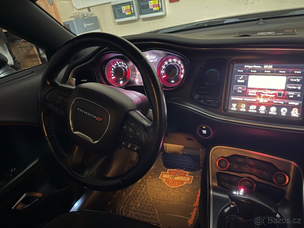 Dodge Challenger 6,4 R/T - 16