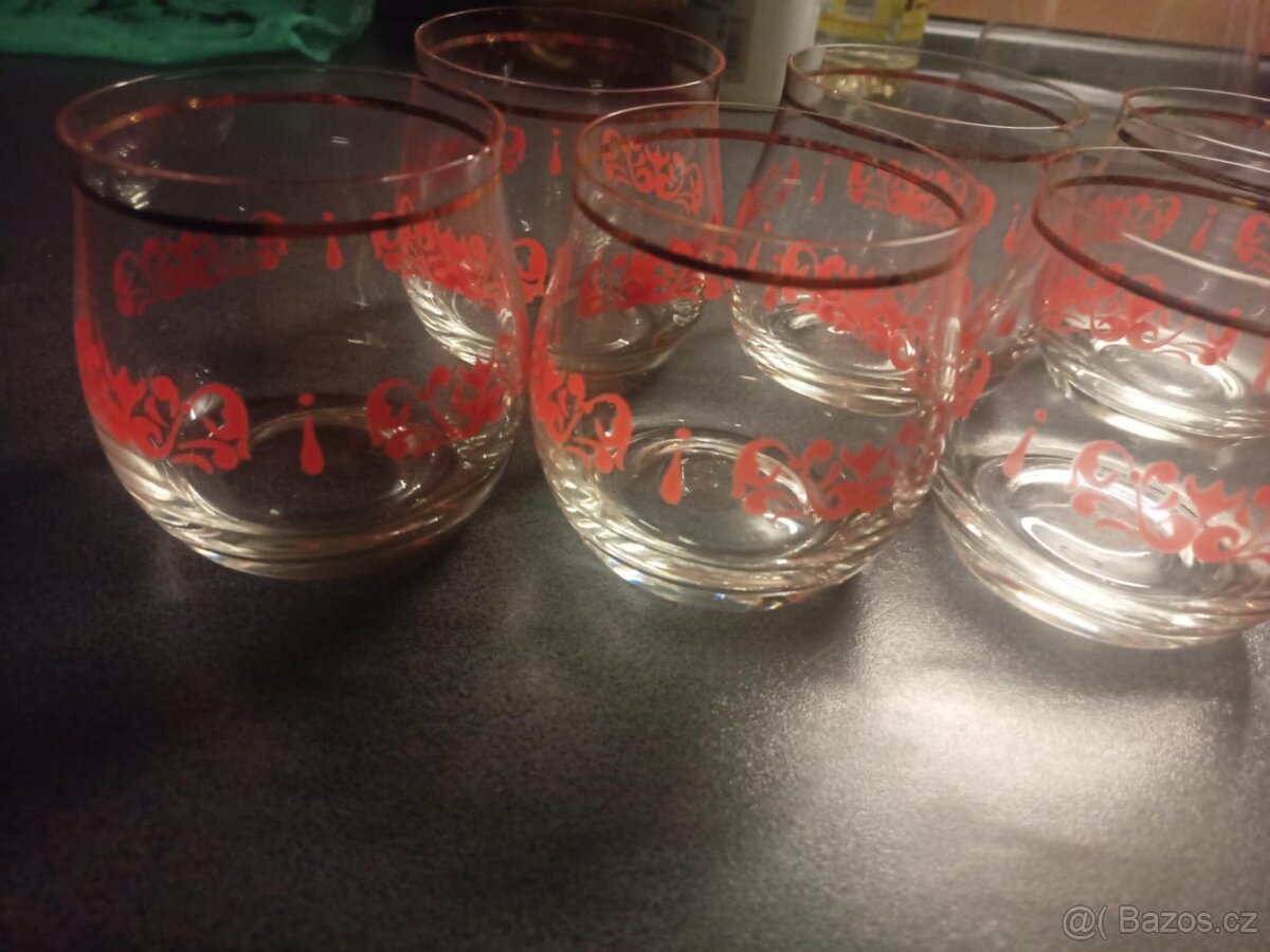 Staré sklo- karfa, misky, sklenice... - 16