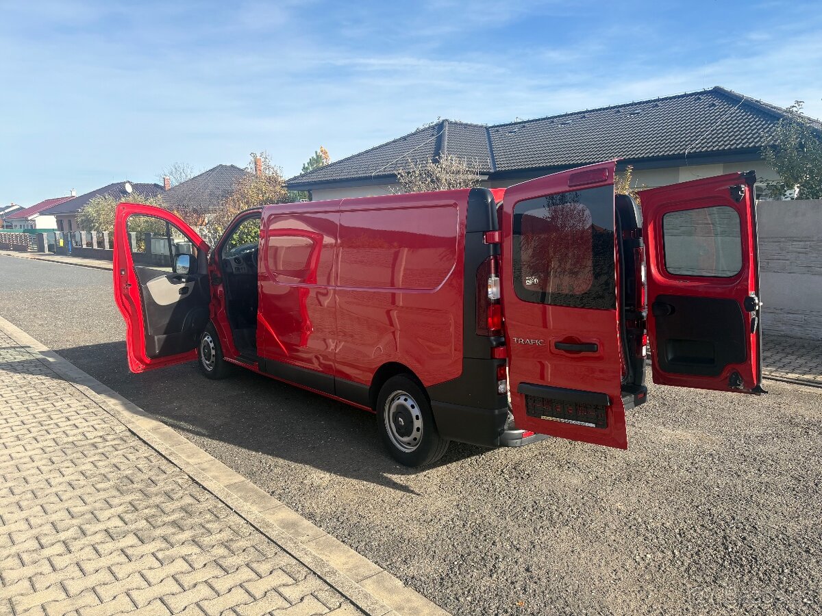 Renault Trafic long 1.6 DCI, 70KW 11/2017 175000km NOVÁ STK - 16