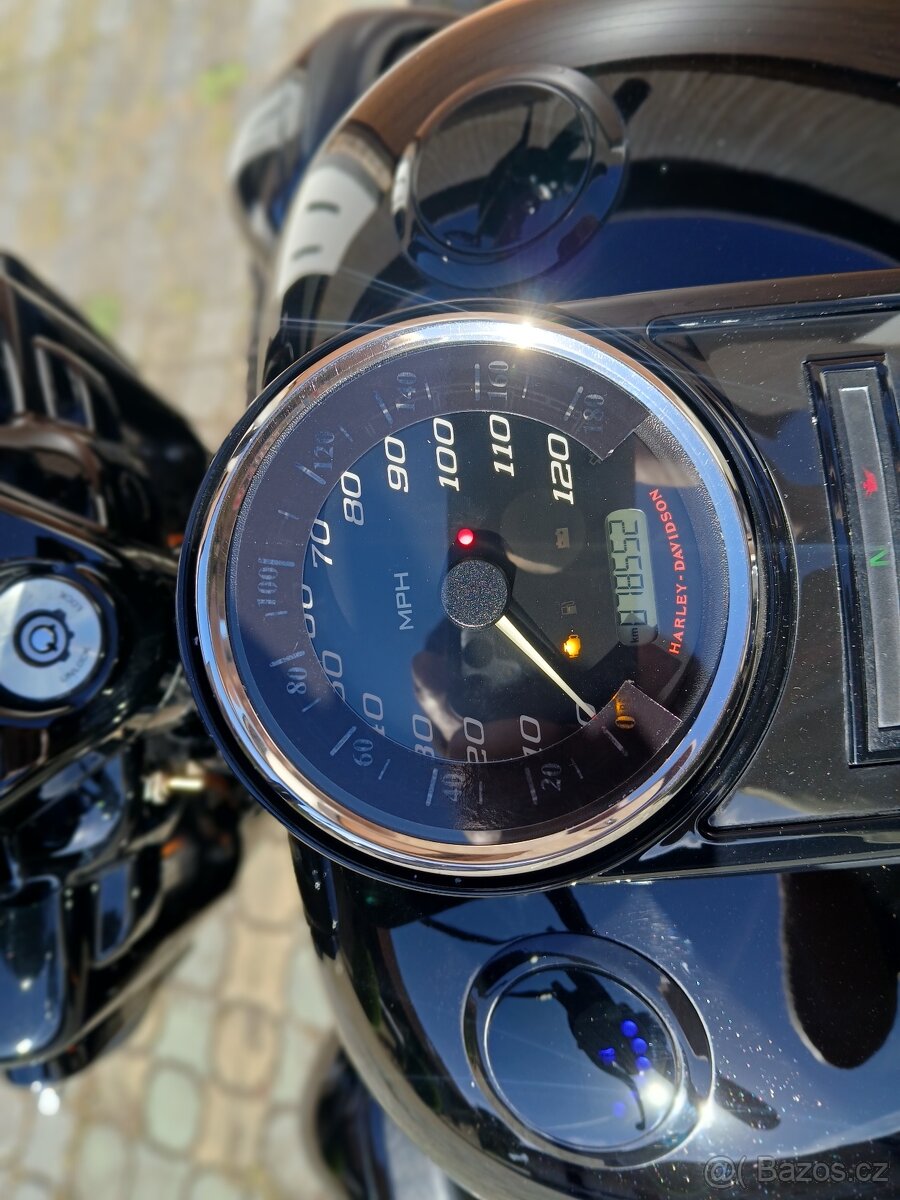 Harley-Davidson FLHRXS Road King Special 107 - 16