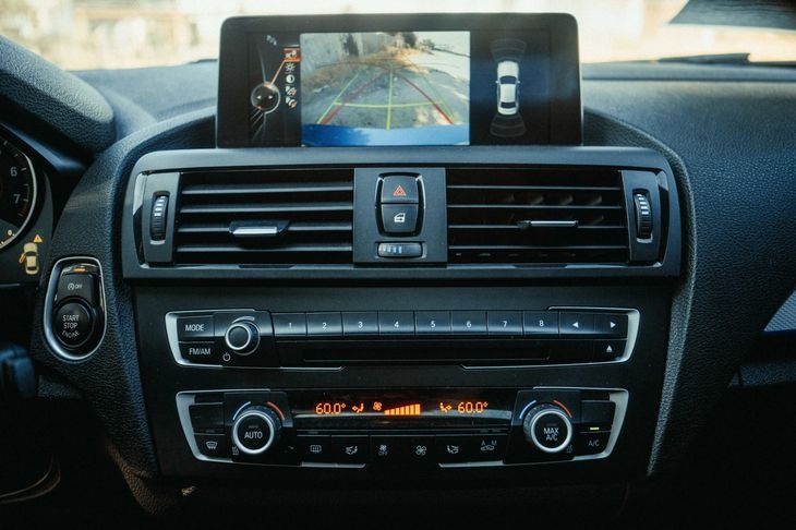 BMW "M2" M235i 2015 cca 400 koní, zadohrab, krásné auto - 16