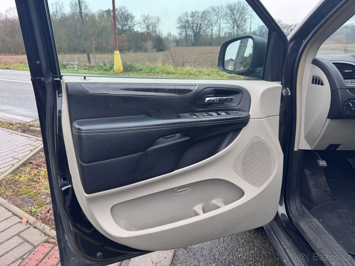 Chrysler Town Country 3,6 RT Penta DVD 2014 - 16