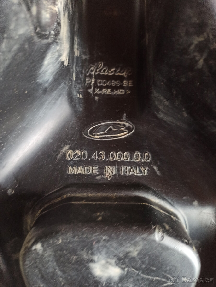 Nádrže benzínové na různé motorky - 16