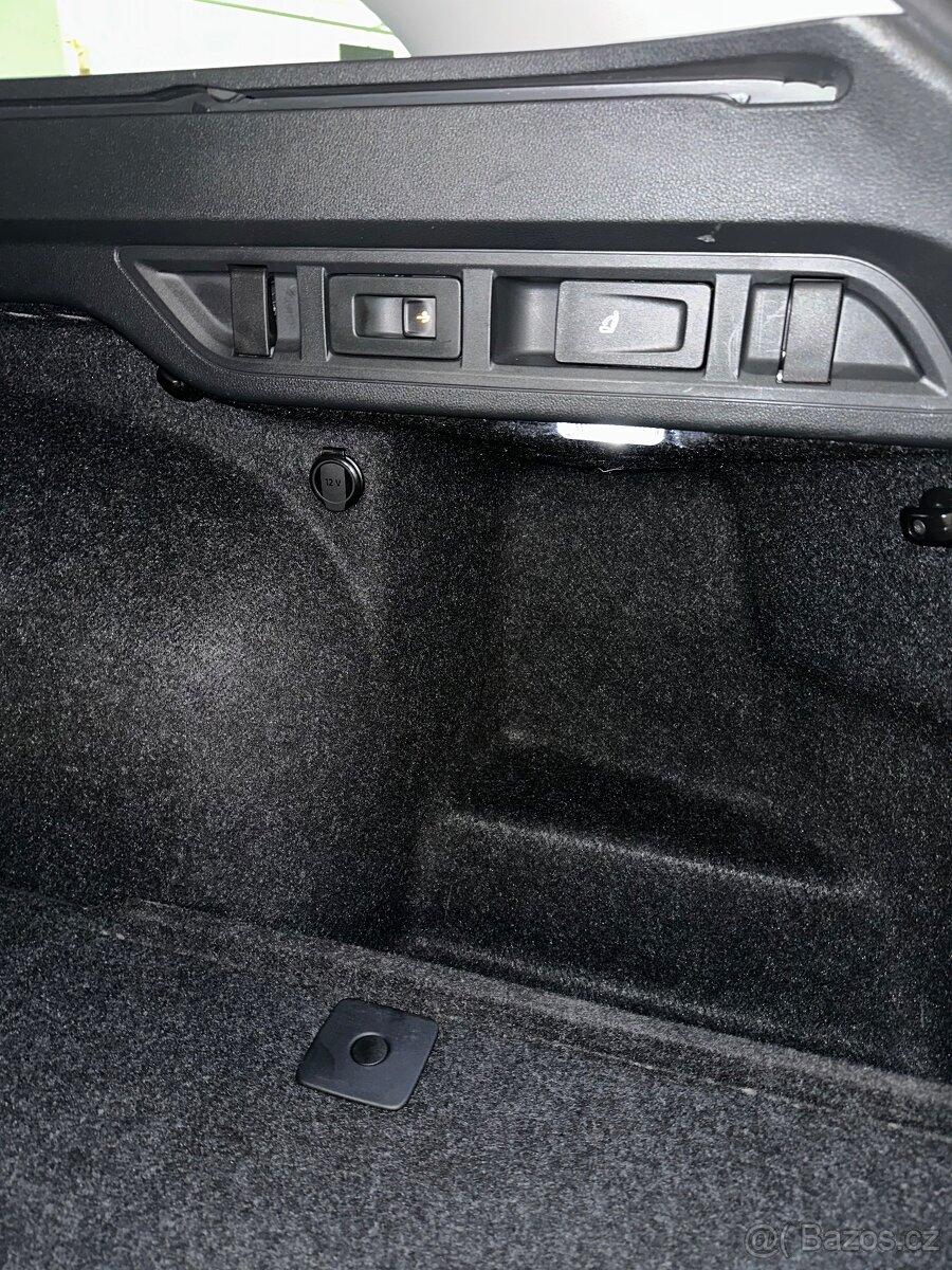 Škoda Octavia 2.0TDI First Edition - 16