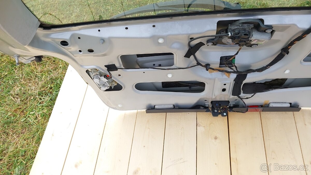 Mercedes W245 B180 - Dveře kufru stříbrné - 16
