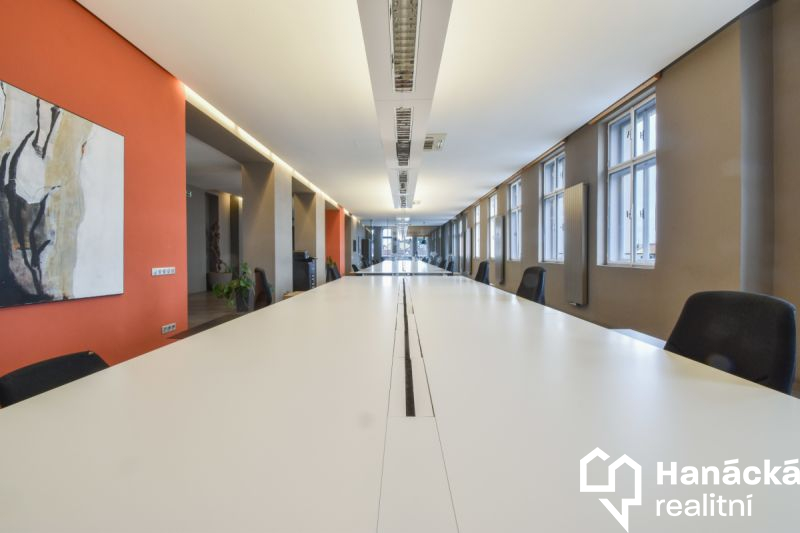 Pronájem luxusních kanceláří v centru Olomouce - 16