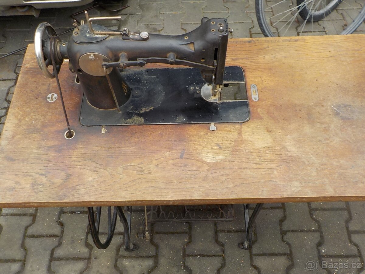 šicí stroj Singer,Royal a ANKER - 16