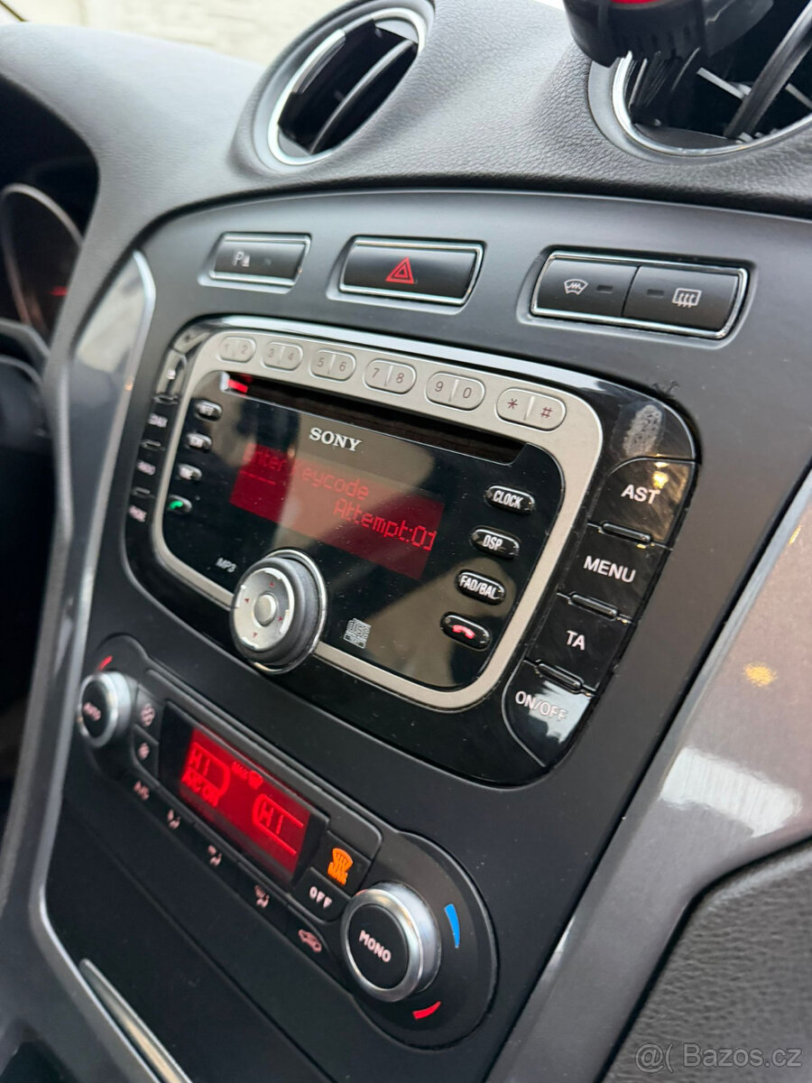 Ford Mondeo 1.6i TOP STAV - 16