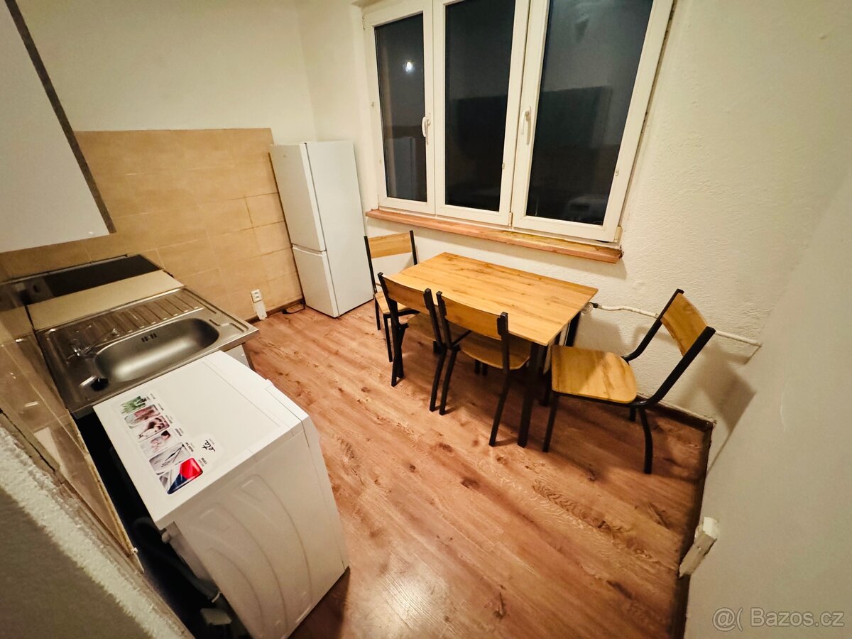 Nabízím pronájem bytu 2+1 Kadaň kompletně vybavený - 16