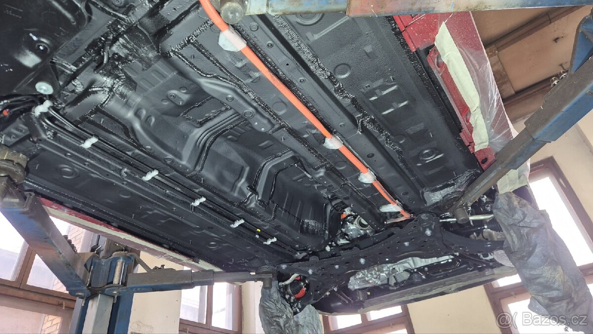 Toyota Corolla 1.8 HEV 140k TS GR Sport nová - 16