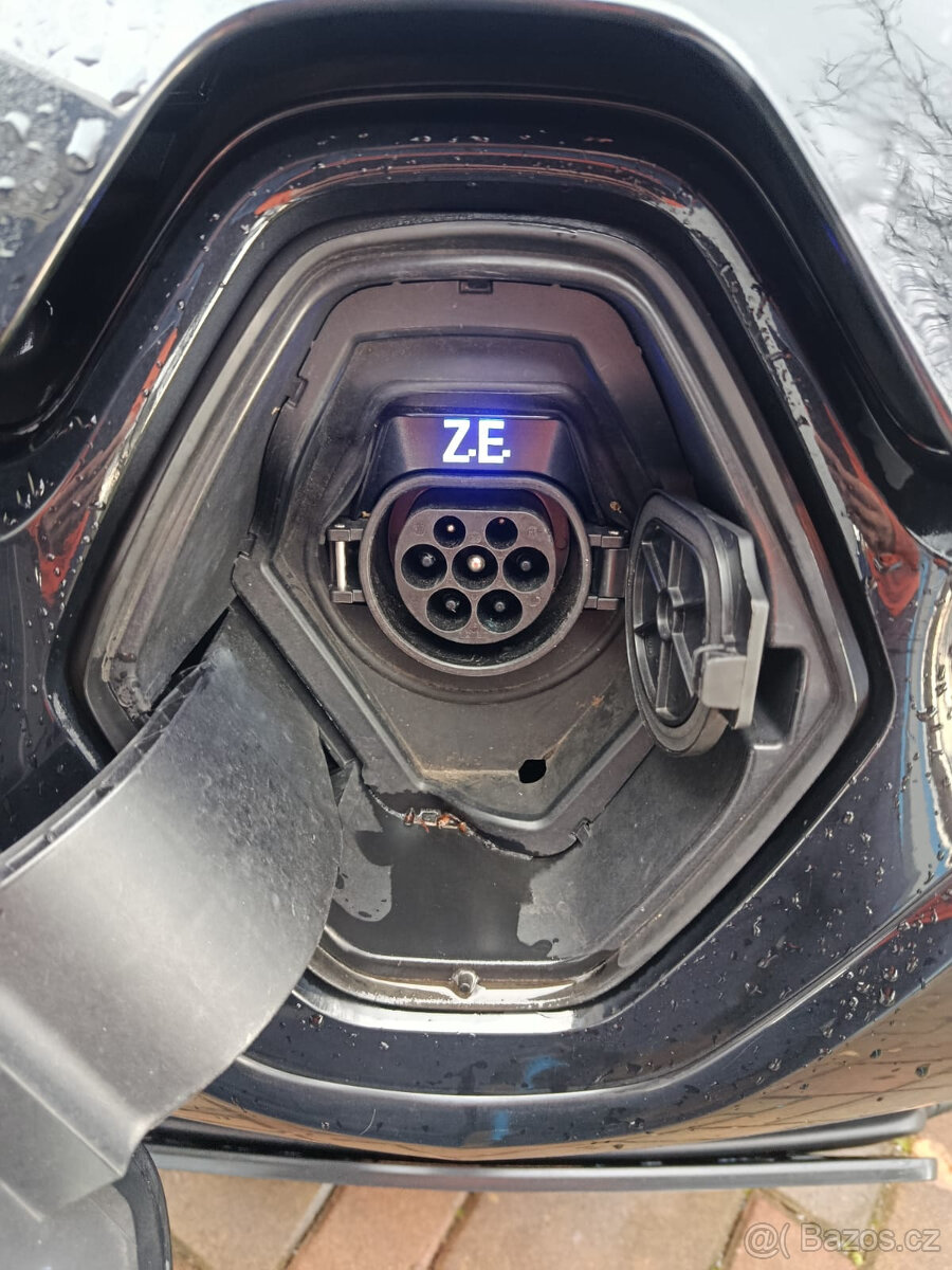 Prodám Renault ZOE 68kW, baterie 22kW - 16
