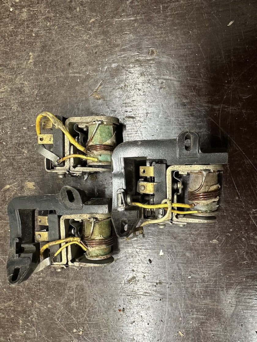 Predám regulátor napatí k zapalovani JAWA ČZ 175 250 350 - 16