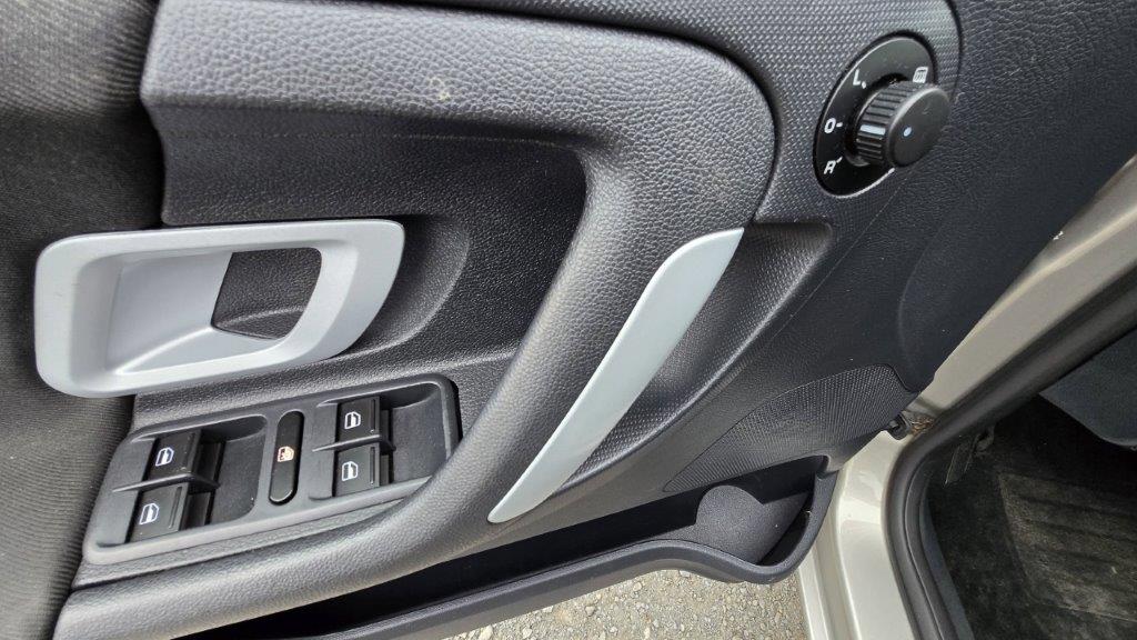 ŠKODA ROOMSTER 1.4 16V YOUNG - 16