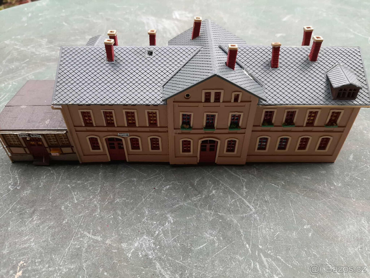 Vlačky domečky velikost N ,TT a H0 - 16