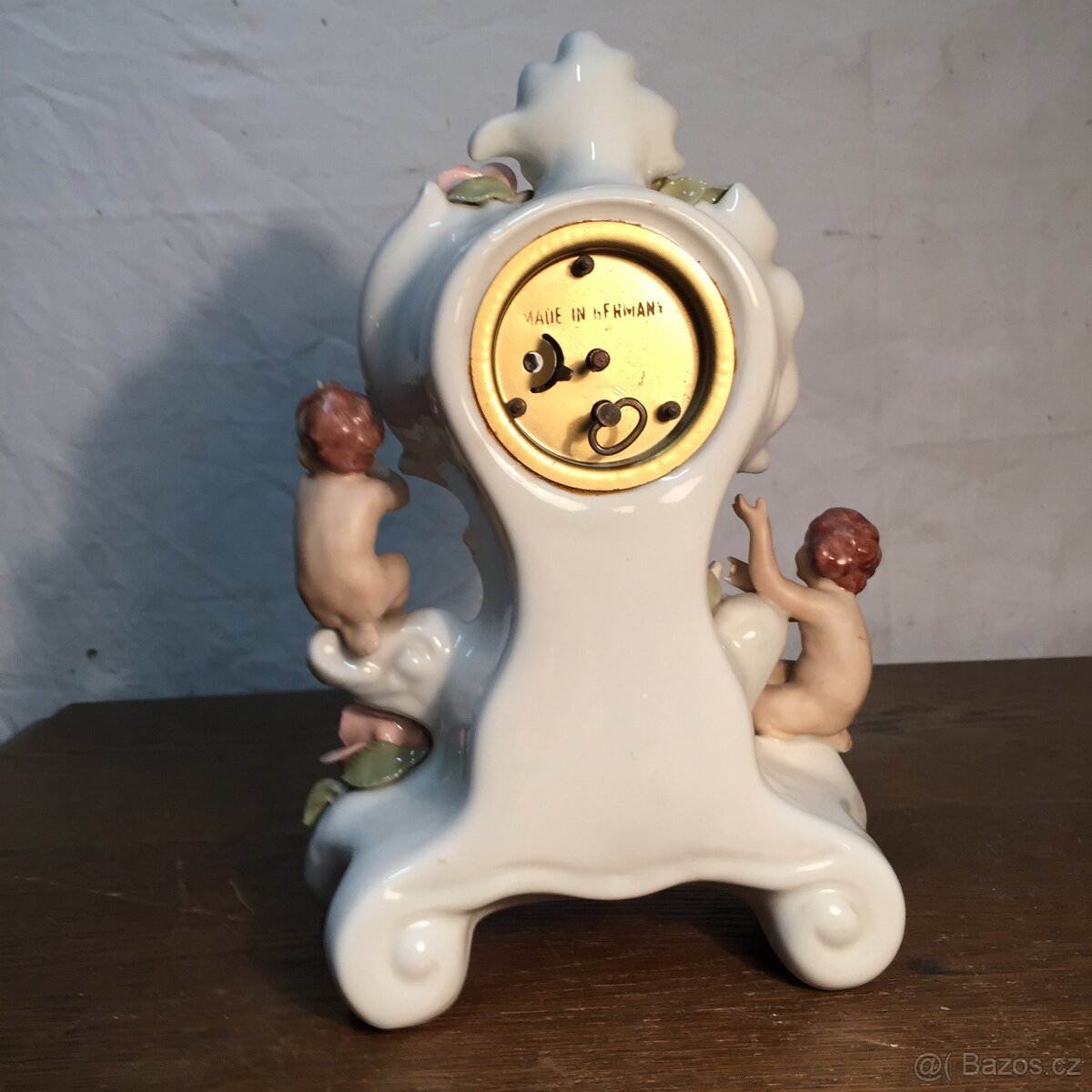 Porcelánové hodiny andělíček amorek květy DRESDEN - 16