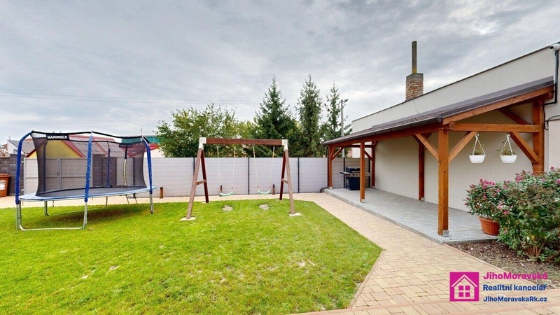 Prodej rodinného domu s dvěmy byty 3+kk, 214 m², Břeclav - C - 16