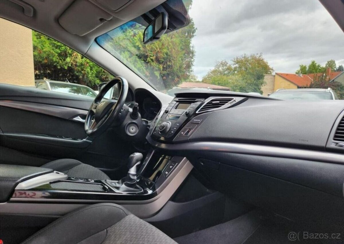 Hyundai i40 1.7-NOVÁ SPOJKA-AUT.KLIMA - 16