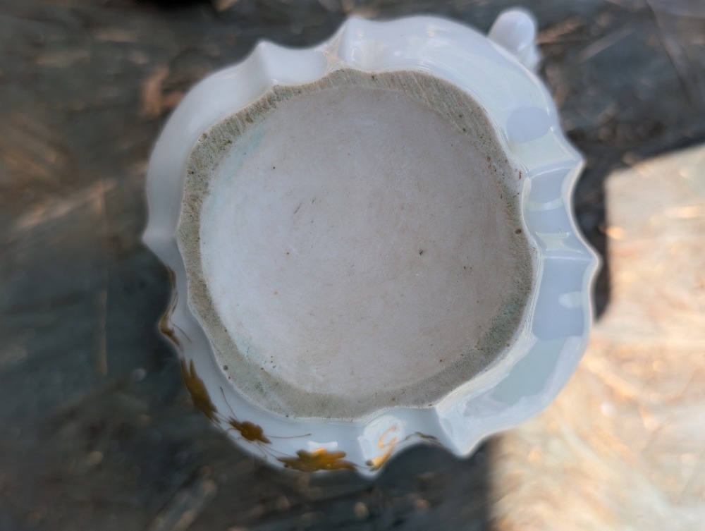 Starožitná mléčenka...konvička, víčko s květem. - 16