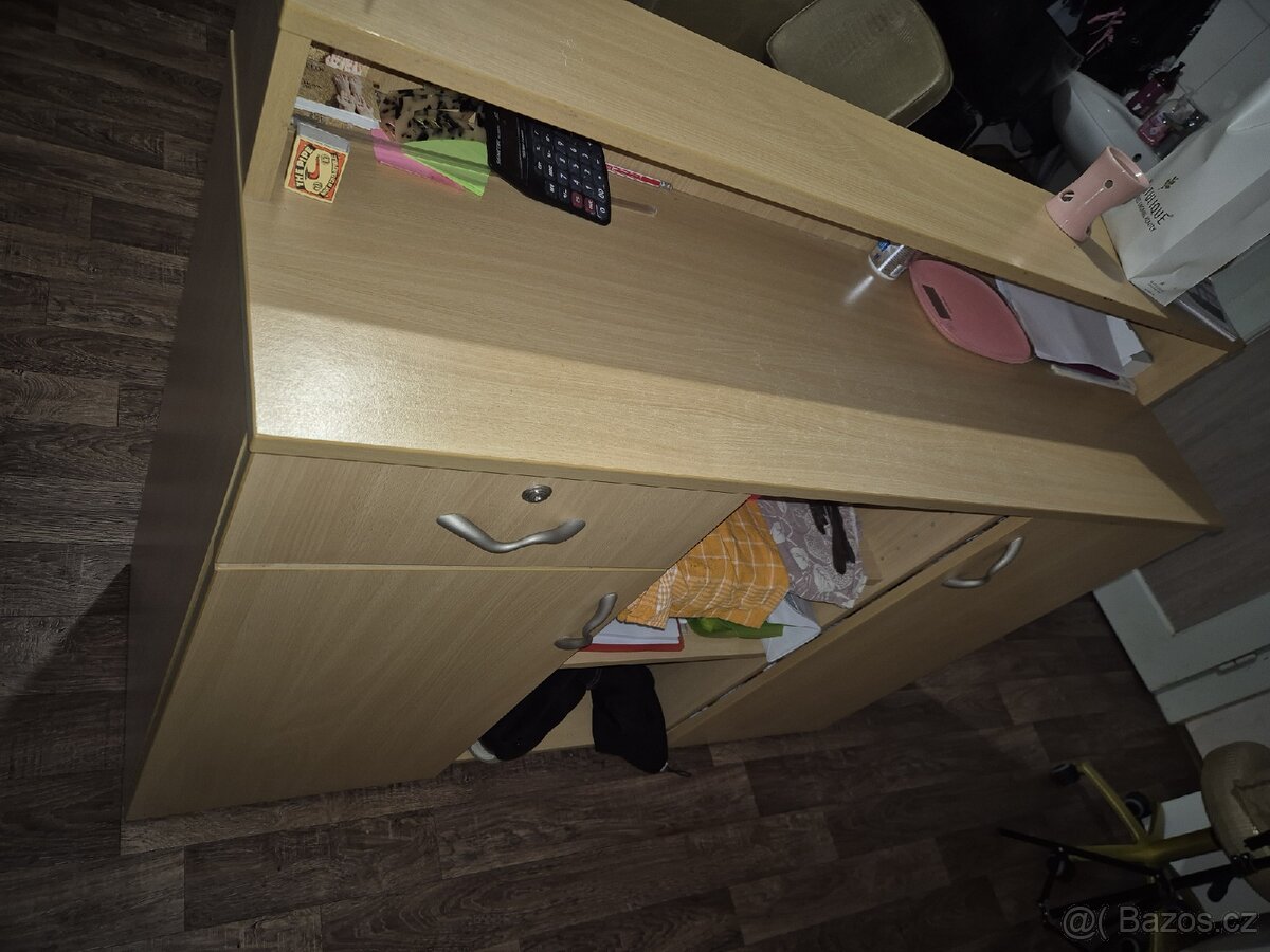 Kadeřnické vybavení - 16