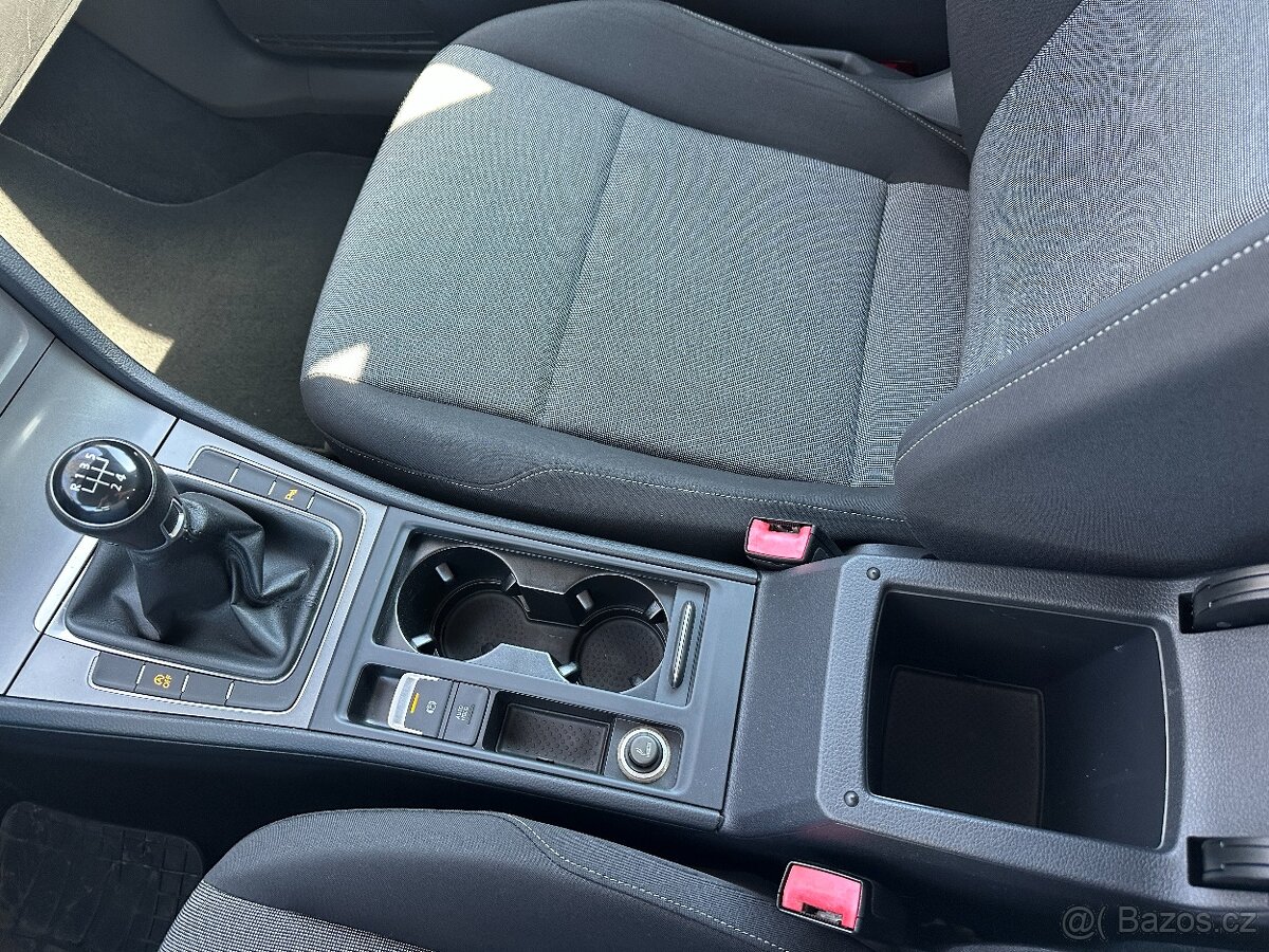 VW Golf 1,2 TSi P+Z Senzory, Klima - 16