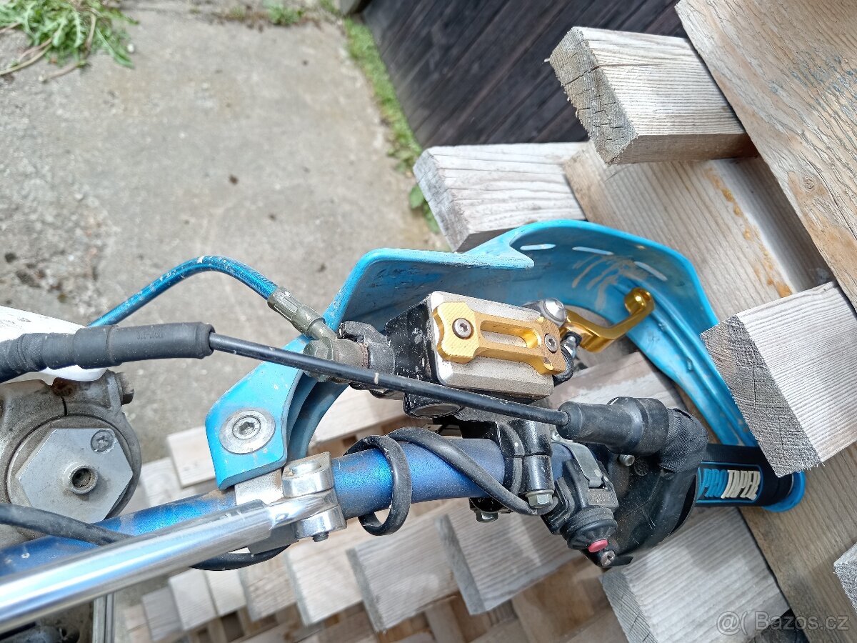 Husqvarna CR 250 - 16