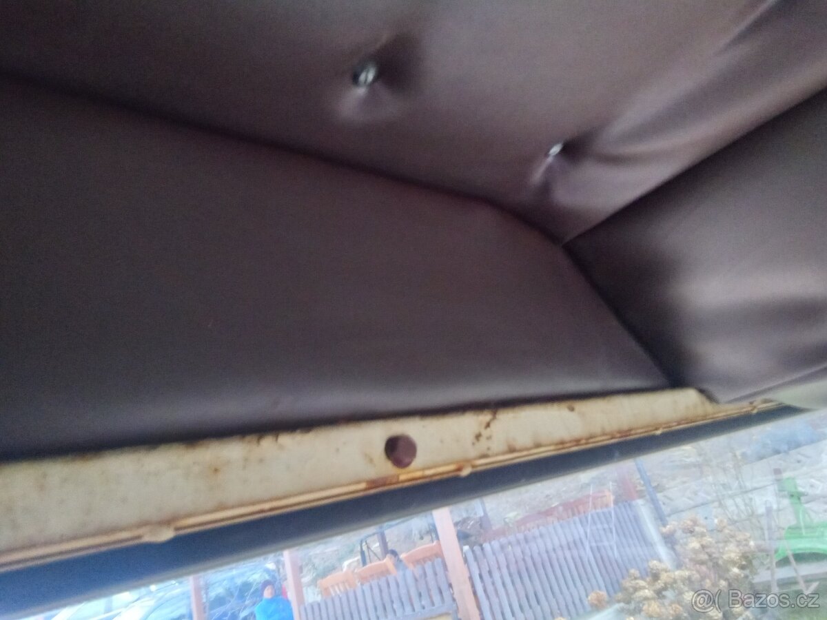 Kabina ze řezačky Toro - 16