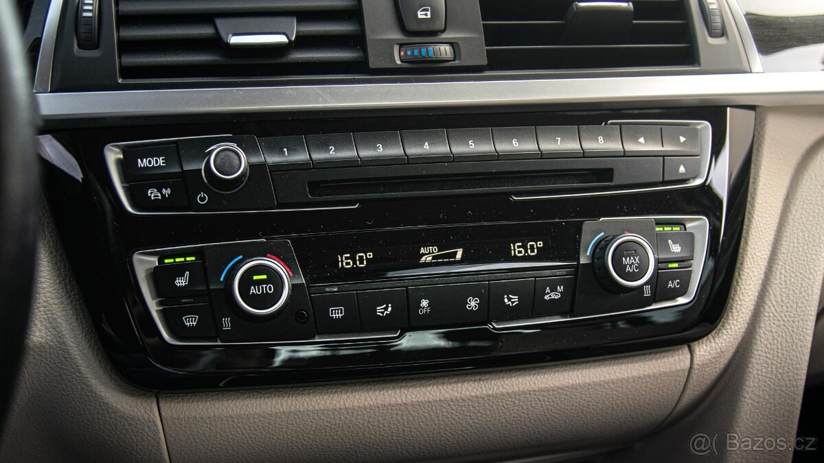 BMW Řada 3, 330d 190kW xDrive LuxuryLine - 16